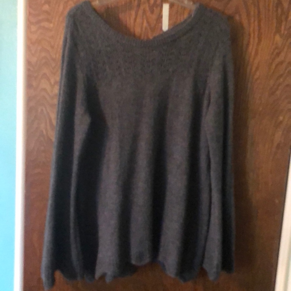 Super soft Gray bell sleeve sweater